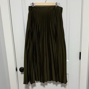 Hallhuber Olive Green Pleated Midi Skirt size EA 40